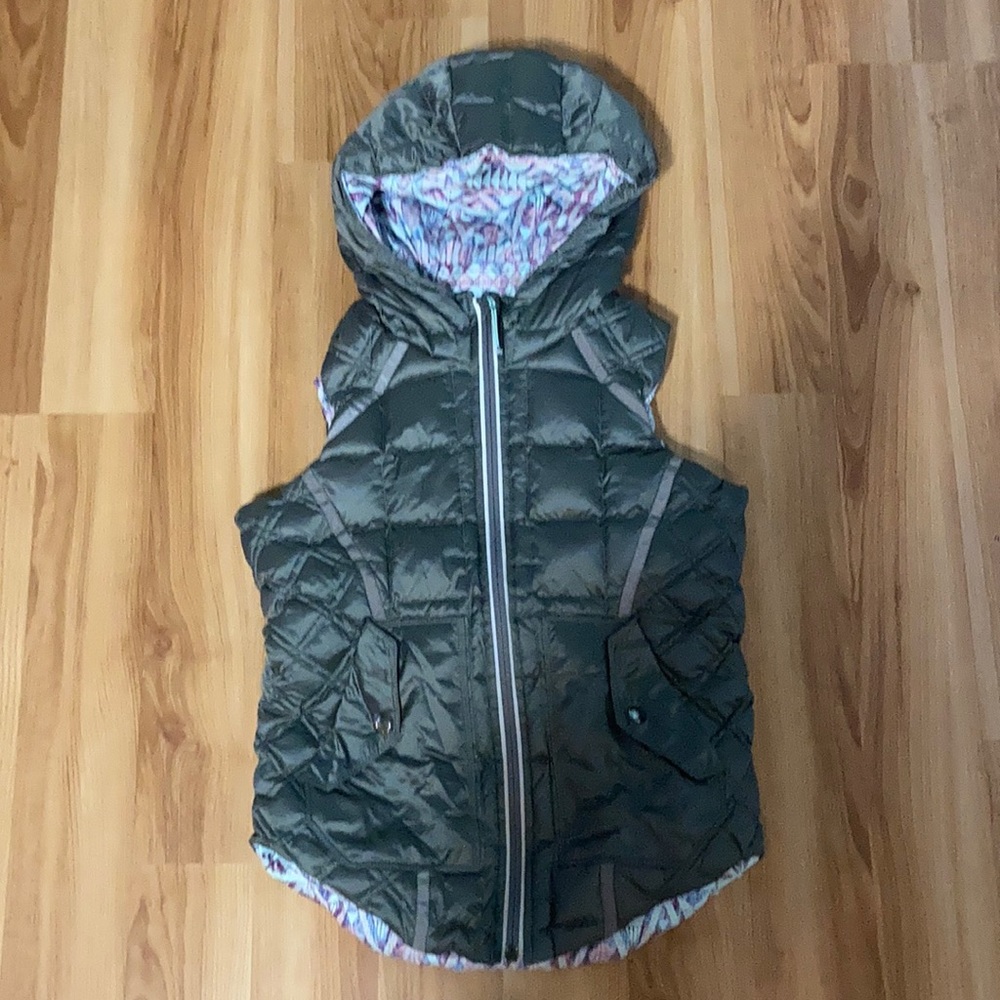 comfortable, good condition, cute vest for girls